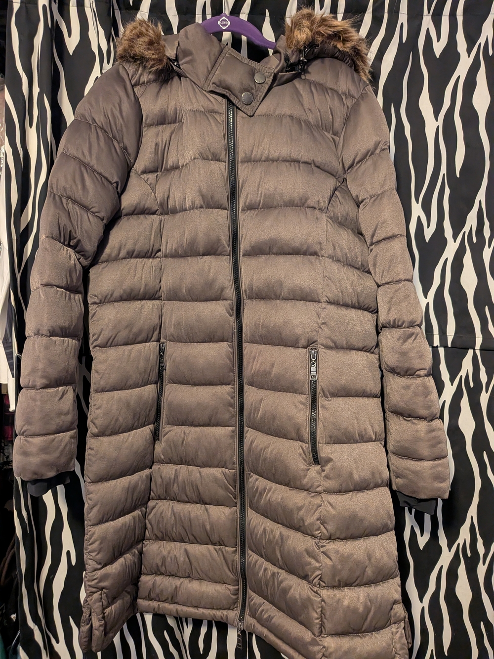 Nuage women's large Canadian Puffer Coat with Faux-Fur Trim - Taupe